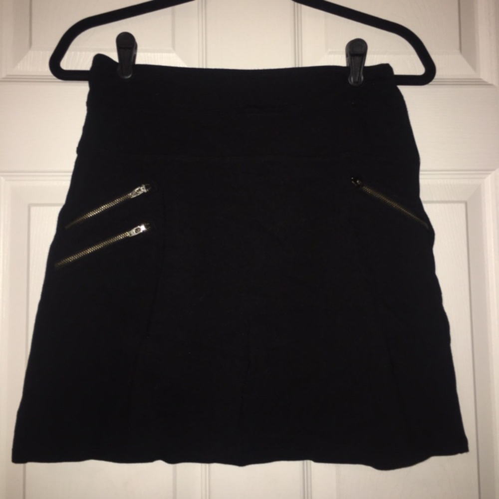 black skirt